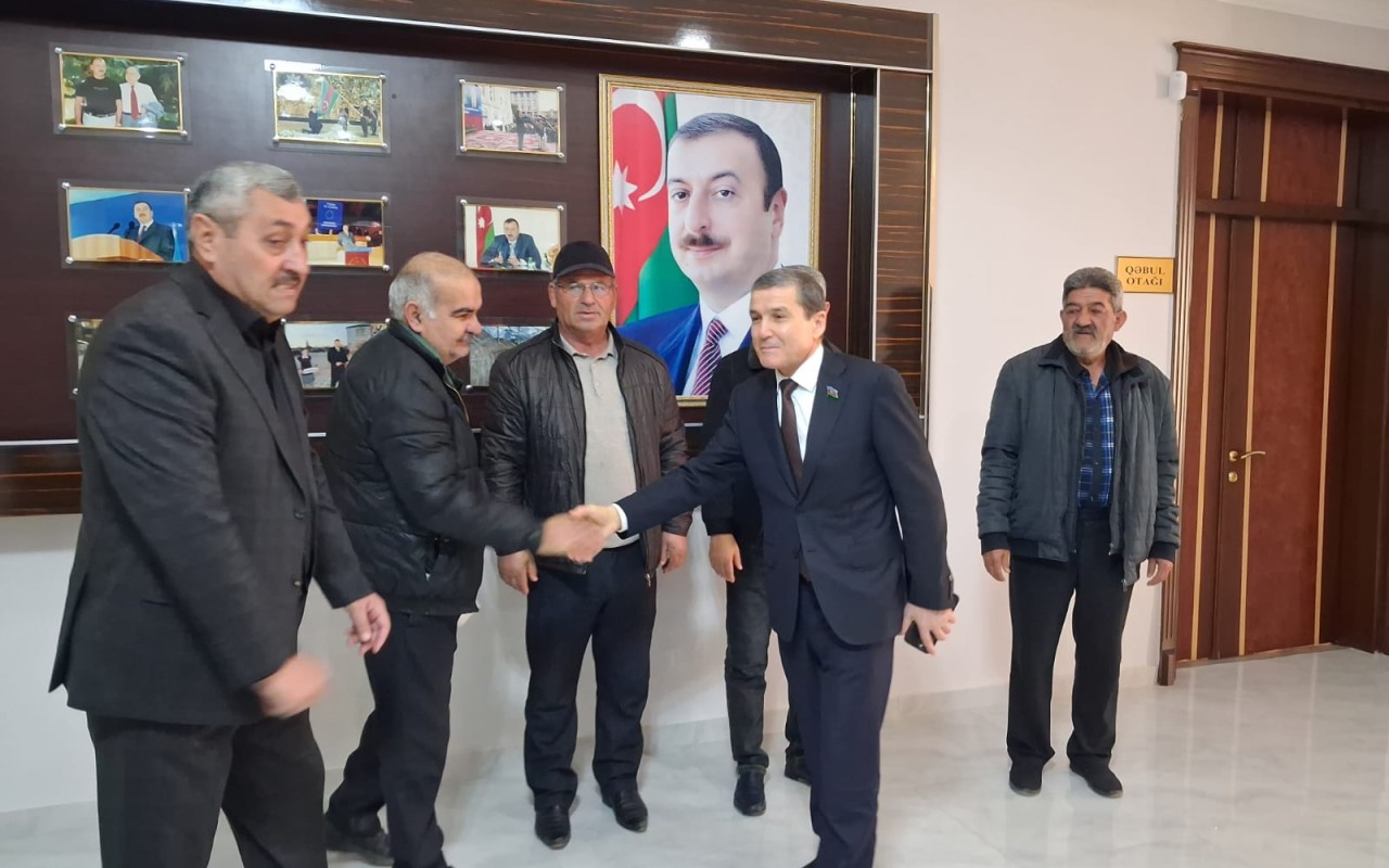 Millət vəkili vətəndaşlarla növbəti görüşünü keçirdi- FOTOLAR